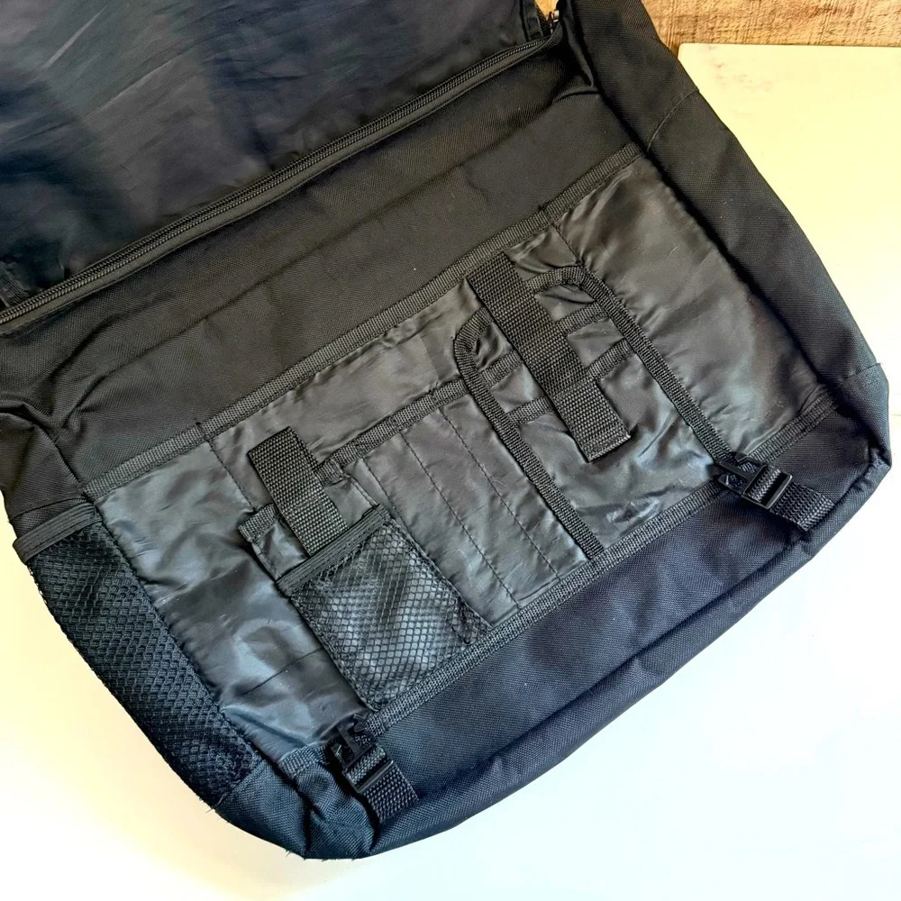 Black Unisex Vintage Y2K 90’s Disney Mickey Mouse Messenger Bag